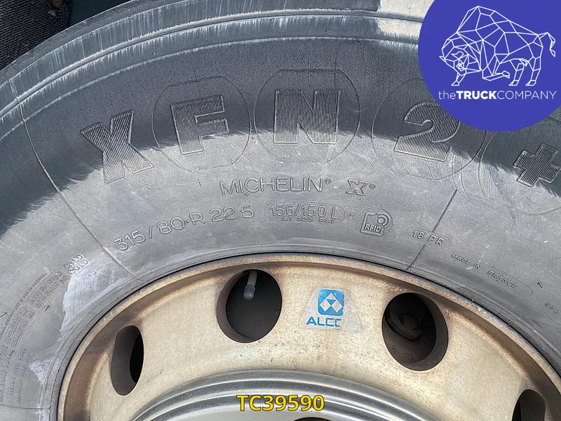 Volvo FM 410 - Állatszállító teherautó: 3 kép. Volvo FM 410 - Állatszállító teherautó: 3 kép.