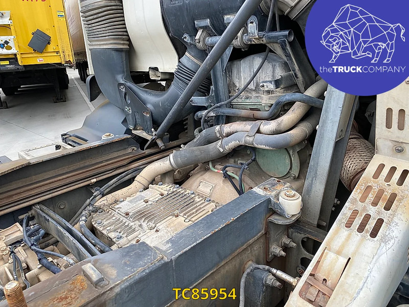 Alvaz teherautó Volvo FMX 370: 10 kép.