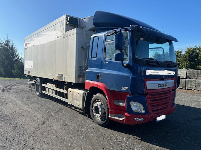 DAF CF 370 Tiefkühler NUR 426000 km - Hűtős teherautó: 1 kép. DAF CF 370 Tiefkühler NUR 426000 km - Hűtős teherautó: 1 kép.