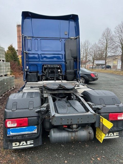 DAF XF 480 - Nyergesvontató: 3 kép. DAF XF 480 - Nyergesvontató: 3 kép.