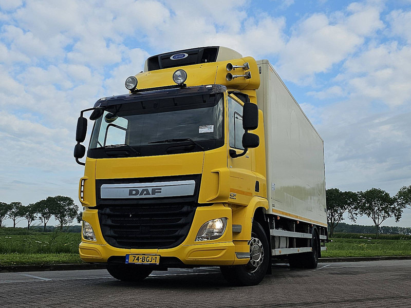 DAF CF 220 CARRIER LIFT DOORS - Hűtős teherautó: 1 kép. DAF CF 220 CARRIER LIFT DOORS - Hűtős teherautó: 1 kép.