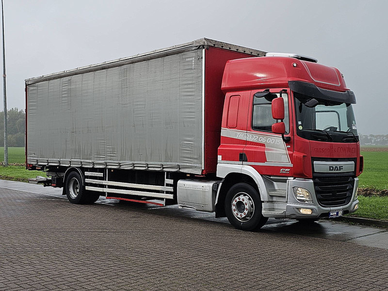 DAF CF 400 - Ponyvás teherautó: 5 kép. DAF CF 400 - Ponyvás teherautó: 5 kép.