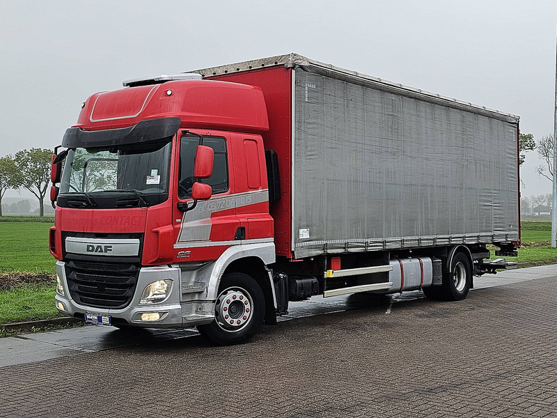 DAF CF 400 - Ponyvás teherautó: 2 kép. DAF CF 400 - Ponyvás teherautó: 2 kép.