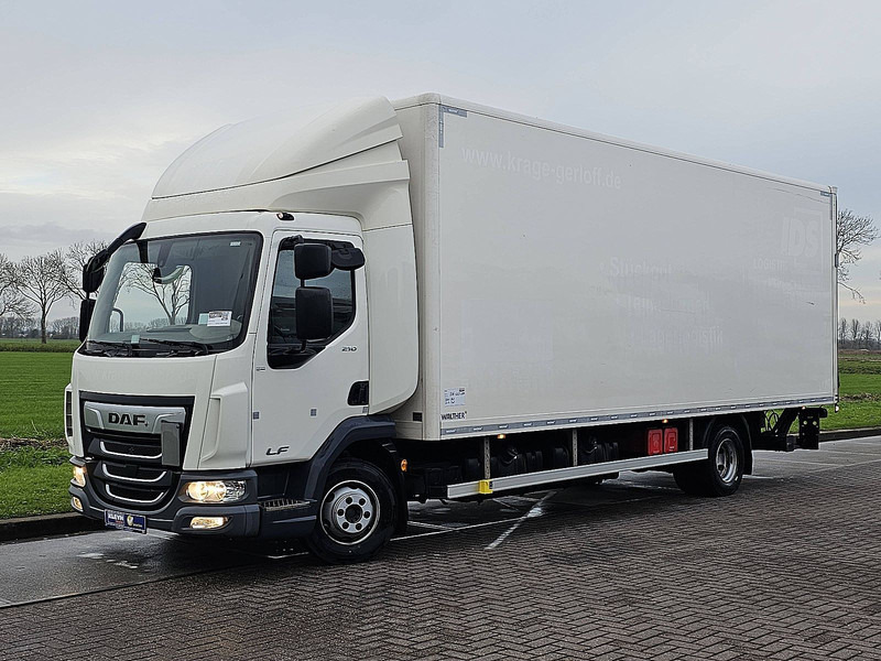 DAF LF 210 08 T - Dobozos felépítményű teherautó: 2 kép. DAF LF 210 08 T - Dobozos felépítményű teherautó: 2 kép.