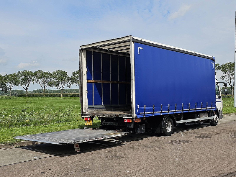 DAF LF 210 11.9T LIFT AIRCO - Ponyvás teherautó: 3 kép. DAF LF 210 11.9T LIFT AIRCO - Ponyvás teherautó: 3 kép.