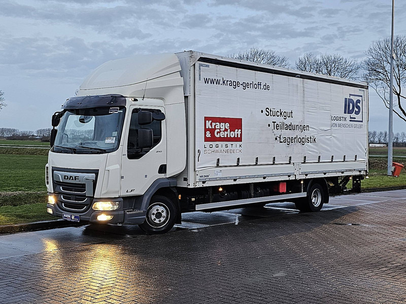 DAF LF 210 7.49T AIRCO LIFT - Ponyvás teherautó: 2 kép. DAF LF 210 7.49T AIRCO LIFT - Ponyvás teherautó: 2 kép.