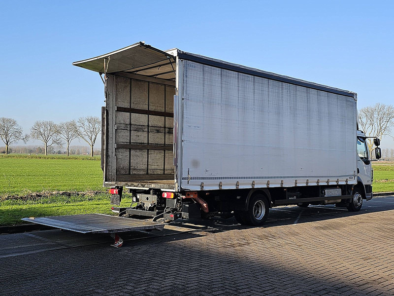 DAF LF 220 - Ponyvás teherautó: 3 kép. DAF LF 220 - Ponyvás teherautó: 3 kép.