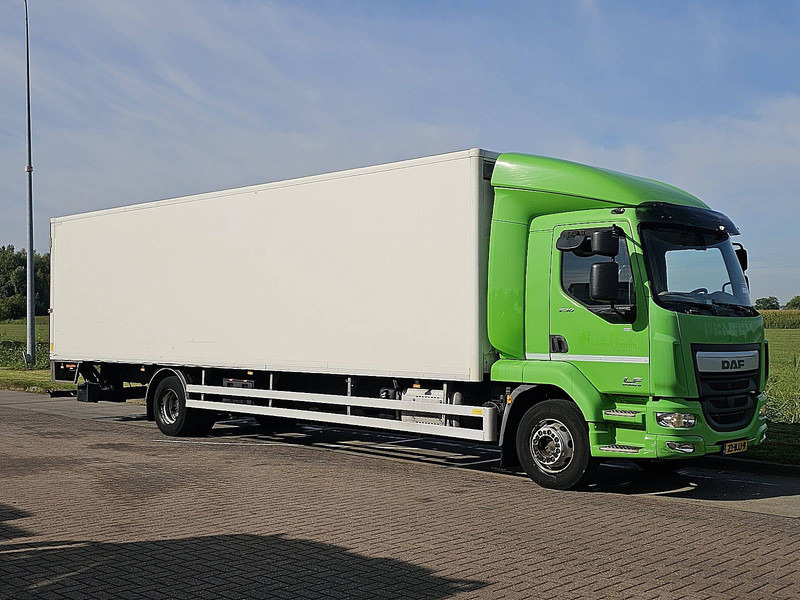 DAF LF 230 FA - Dobozos felépítményű teherautó: 5 kép. DAF LF 230 FA - Dobozos felépítményű teherautó: 5 kép.