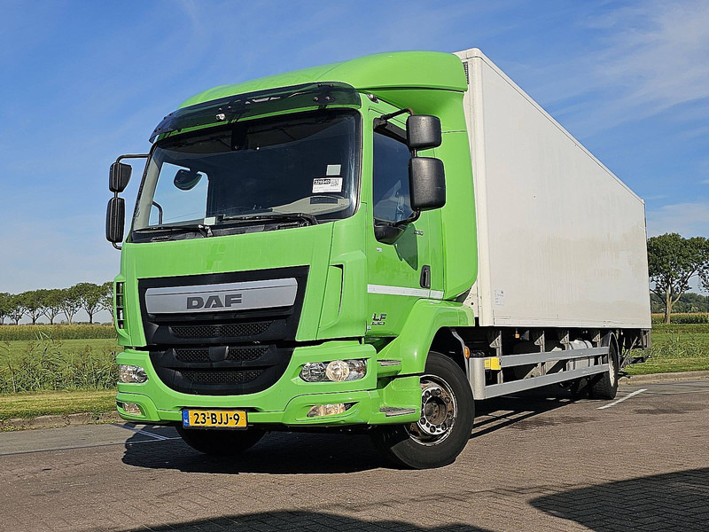 DAF LF 230 FA - Dobozos felépítményű teherautó: 1 kép. DAF LF 230 FA - Dobozos felépítményű teherautó: 1 kép.