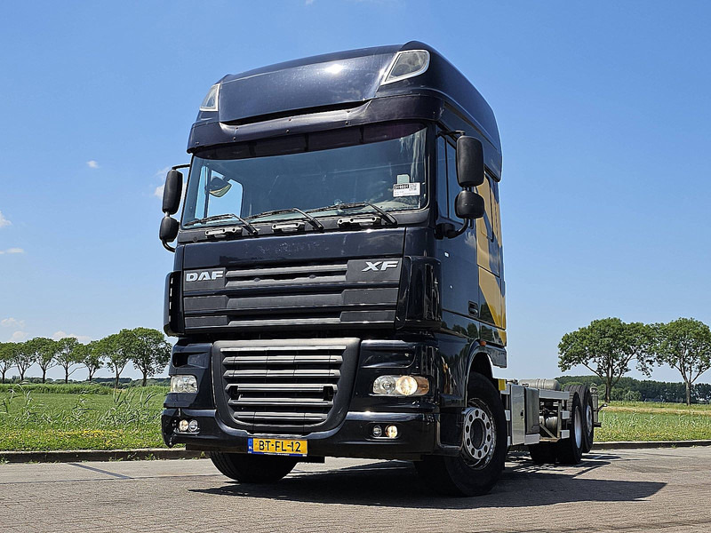 DAF XF 105.460 SSC 6X2 FAS MANUAL - Alvaz teherautó: 1 kép. DAF XF 105.460 SSC 6X2 FAS MANUAL - Alvaz teherautó: 1 kép.