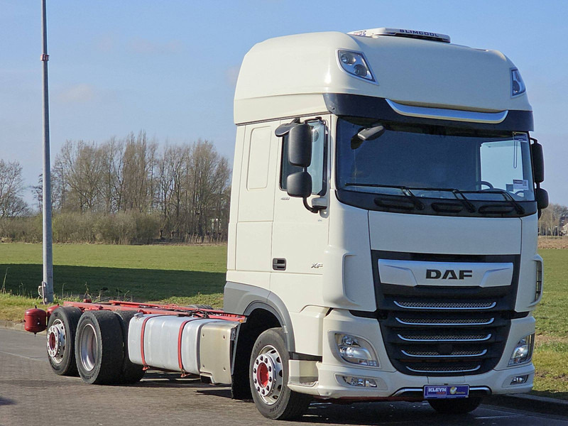 DAF XF 480 SSC 6X2 FAR INTARDER - Alvaz teherautó: 5 kép. DAF XF 480 SSC 6X2 FAR INTARDER - Alvaz teherautó: 5 kép.