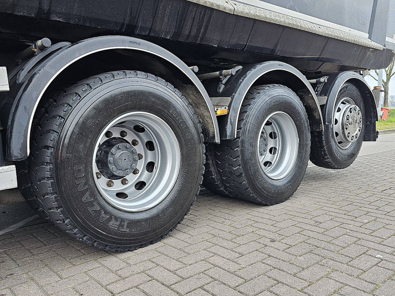 Billenőplatós teherautó DAF XF 530 8X4 FAW STEEL TIPPER: 17 kép.
