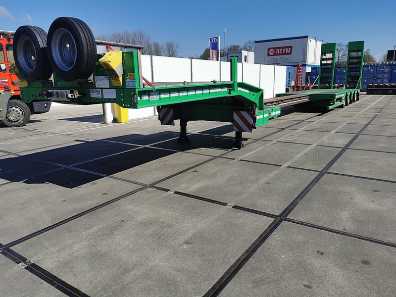 Faymonville 4 AXLE LOW BED EXTENDABLE RAMPS - Félpótkocsi mélybölcsős: 1 kép. Faymonville 4 AXLE LOW BED EXTENDABLE RAMPS - Félpótkocsi mélybölcsős: 1 kép.
