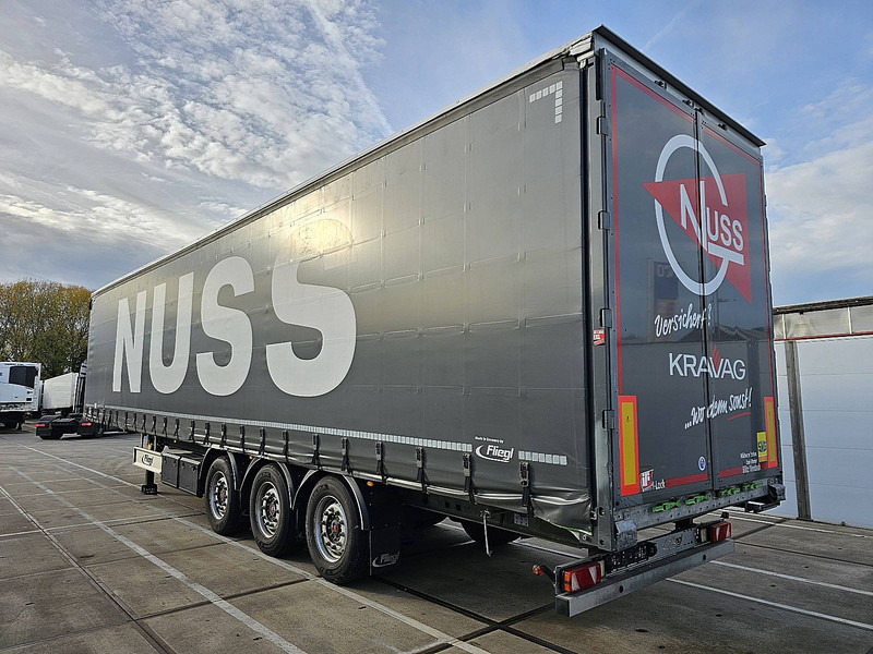 Fliegl SCHUIFZ COIL - Ponyvás félpótkocsi: 5 kép. Fliegl SCHUIFZ COIL - Ponyvás félpótkocsi: 5 kép.