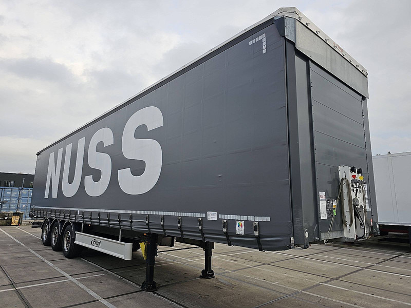 Fliegl SCHUIFZ COIL - Ponyvás félpótkocsi: 3 kép. Fliegl SCHUIFZ COIL - Ponyvás félpótkocsi: 3 kép.