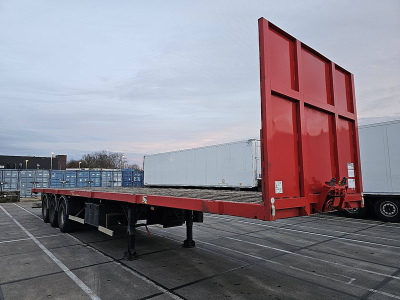 Fruehauf TF34C13RAA plateau - Platós félpótkocsi: 3 kép. Fruehauf TF34C13RAA plateau - Platós félpótkocsi: 3 kép.