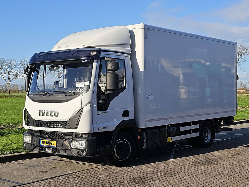 Iveco 80E21 EUROCARGO 80-210 AIRCO WB 369 - Dobozos felépítményű teherautó: 2 kép. Iveco 80E21 EUROCARGO 80-210 AIRCO WB 369 - Dobozos felépítményű teherautó: 2 kép.