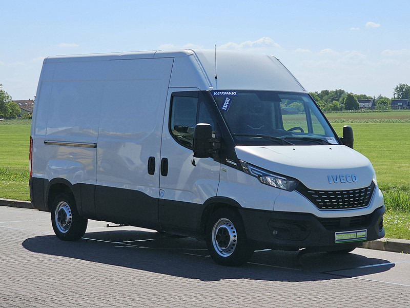 Iveco Daily 35S18 3.0Ltr 180Pk Airco! - Furgon: 5 kép. Iveco Daily 35S18 3.0Ltr 180Pk Airco! - Furgon: 5 kép.