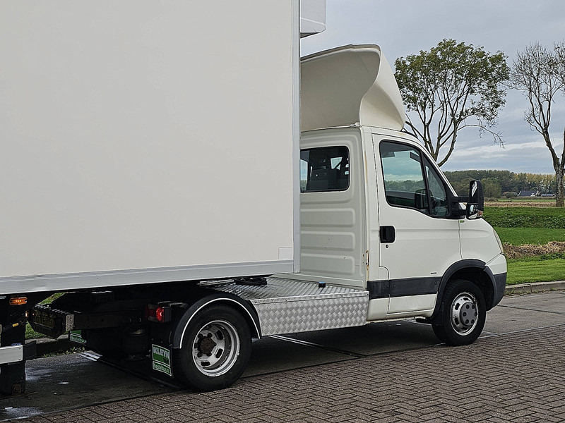 Iveco Daily 40C18 - Hűtős kisteherautó: 3 kép. Iveco Daily 40C18 - Hűtős kisteherautó: 3 kép.