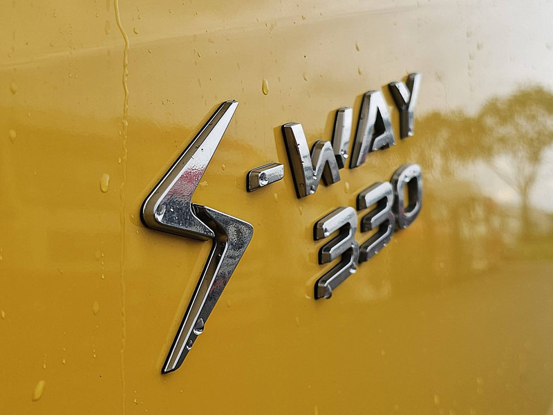 Dobozos felépítményű teherautó Iveco S-WAY AD190S33 2T TAILLIFT AIRCO: 15 kép.