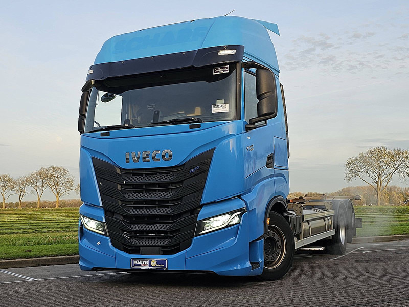 Iveco S-WAY AS260S46 LNG - Cserefelépítményes teherautó: 1 kép. Iveco S-WAY AS260S46 LNG - Cserefelépítményes teherautó: 1 kép.