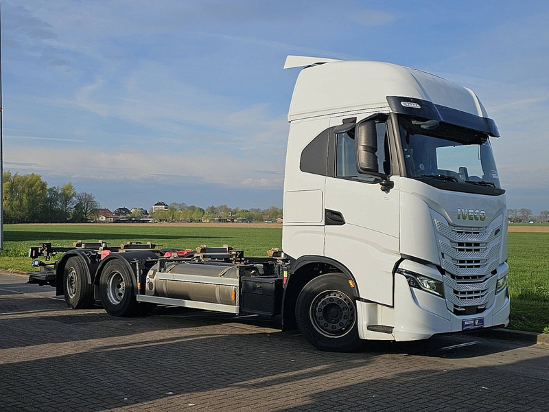 Iveco S-WAY AS260S46 LNG INT. STEERAXLE - Cserefelépítményes teherautó: 5 kép. Iveco S-WAY AS260S46 LNG INT. STEERAXLE - Cserefelépítményes teherautó: 5 kép.