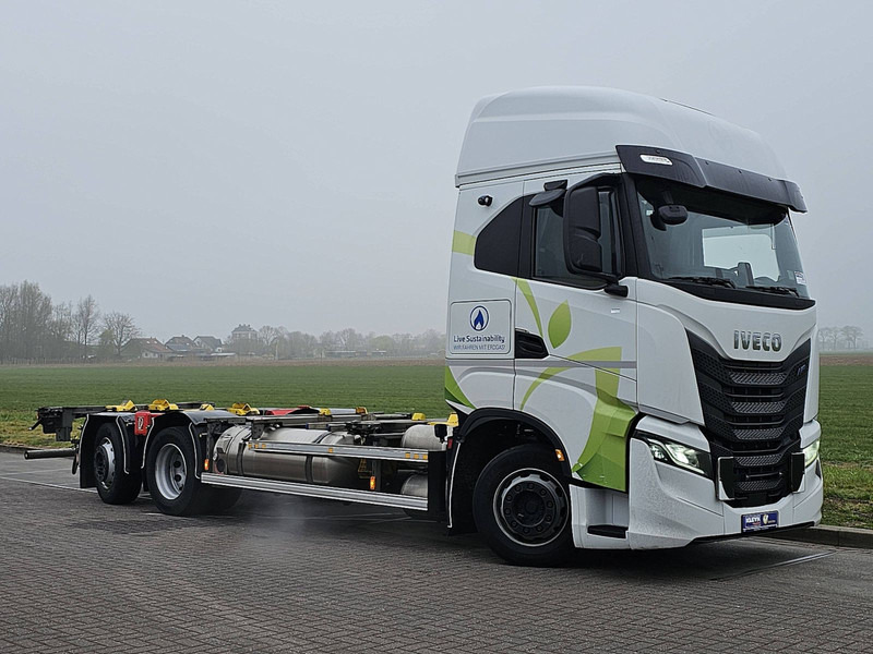 Iveco S-WAY AS260S46 LNG INT. STEERAXLE - Cserefelépítményes teherautó: 5 kép. Iveco S-WAY AS260S46 LNG INT. STEERAXLE - Cserefelépítményes teherautó: 5 kép.