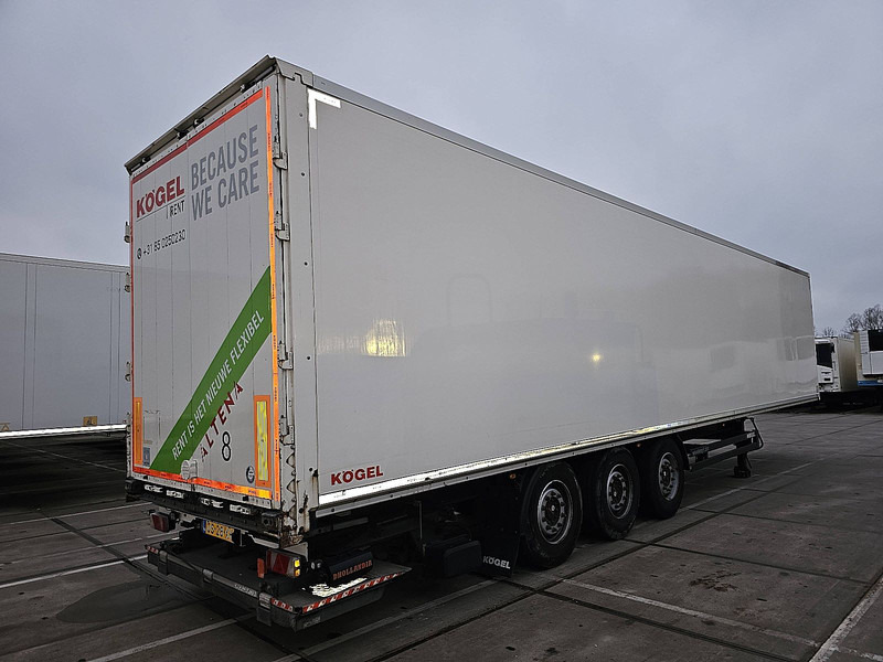 Kögel SKH24 LIFTAXLE 2T TAILLIFT - Félpótkocsi dobozos: 2 kép. Kögel SKH24 LIFTAXLE 2T TAILLIFT - Félpótkocsi dobozos: 2 kép.