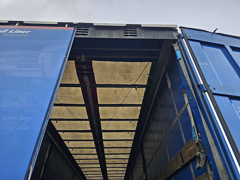 Ponyvás félpótkocsi Krone N/A: 11 kép.