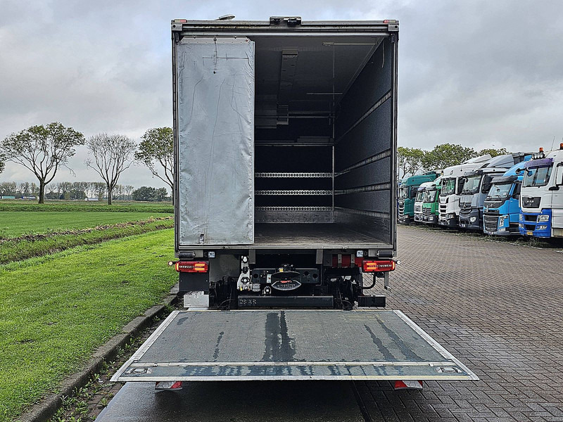 Hűtős teherautó MAN 12.250 TGM LX HEATER 2T LIFT: 18 kép. Hűtős teherautó MAN 12.250 TGM LX HEATER 2T LIFT: 18 kép.