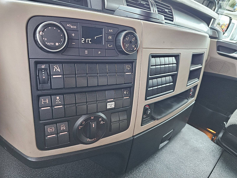 Hűtős teherautó MAN 12.250 TGM LX HEATER 2T LIFT: 14 kép. Hűtős teherautó MAN 12.250 TGM LX HEATER 2T LIFT: 14 kép.