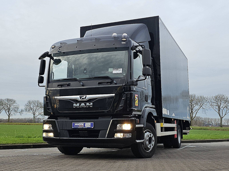 MAN 12.290 TGM LX LIFT 55 TKM - Dobozos felépítményű teherautó: 1 kép. MAN 12.290 TGM LX LIFT 55 TKM - Dobozos felépítményű teherautó: 1 kép.