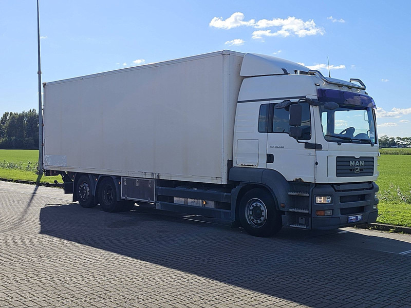 MAN 26.440 TGA LX 6X2 SIDE DOORS - Dobozos felépítményű teherautó: 5 kép. MAN 26.440 TGA LX 6X2 SIDE DOORS - Dobozos felépítményű teherautó: 5 kép.