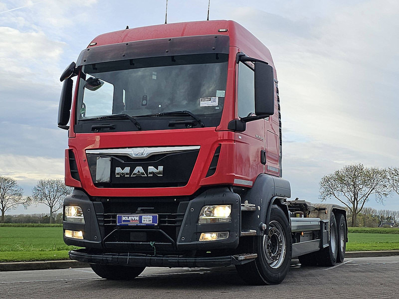 MAN 26.440 TGS - Horgos rakodó teherautó: 1 kép. MAN 26.440 TGS - Horgos rakodó teherautó: 1 kép.