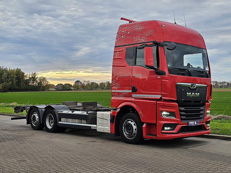 MAN 26.510 TGX GX 6X2 INTARDER - Cserefelépítményes teherautó: 5 kép. MAN 26.510 TGX GX 6X2 INTARDER - Cserefelépítményes teherautó: 5 kép.