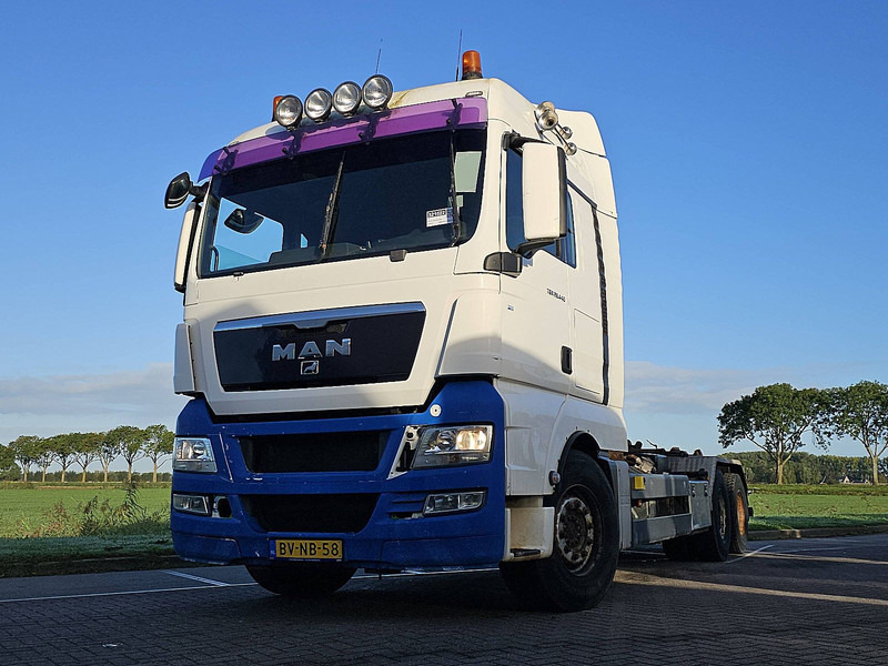 MAN 28.440 TGX - Horgos rakodó teherautó: 1 kép. MAN 28.440 TGX - Horgos rakodó teherautó: 1 kép.