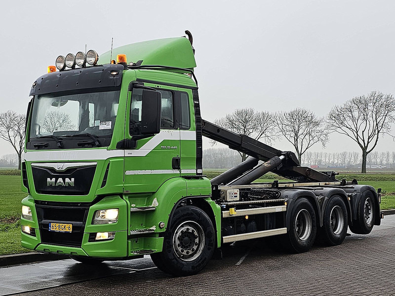 MAN 35.440 TGS - Horgos rakodó teherautó: 2 kép. MAN 35.440 TGS - Horgos rakodó teherautó: 2 kép.
