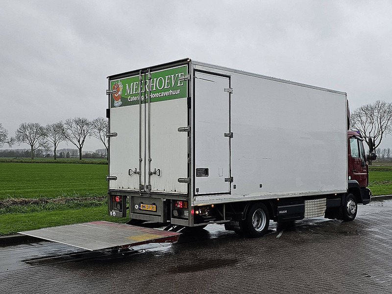 MAN 8.140 L2000 NL TRUCK TAILLIFT - Dobozos felépítményű teherautó: 3 kép. MAN 8.140 L2000 NL TRUCK TAILLIFT - Dobozos felépítményű teherautó: 3 kép.