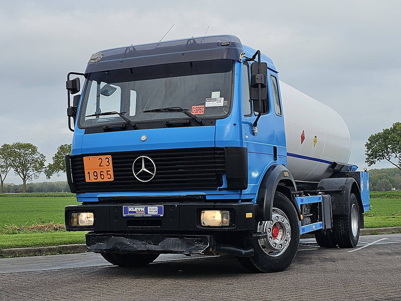 Mercedes-Benz 1722 LPG GAS TANK - Tartályos teherautó: 1 kép. Mercedes-Benz 1722 LPG GAS TANK - Tartályos teherautó: 1 kép.