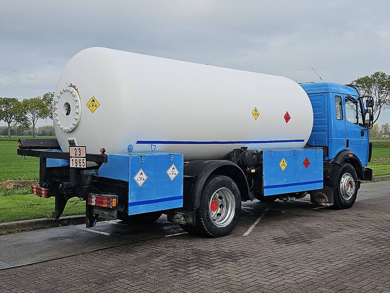 Mercedes-Benz 1722 LPG GAS TANK - Tartályos teherautó: 3 kép. Mercedes-Benz 1722 LPG GAS TANK - Tartályos teherautó: 3 kép.