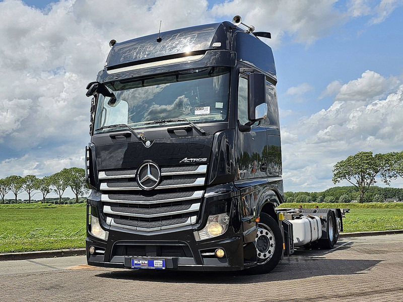 Mercedes-Benz ACTROS 2540 - Cserefelépítményes teherautó: 1 kép. Mercedes-Benz ACTROS 2540 - Cserefelépítményes teherautó: 1 kép.