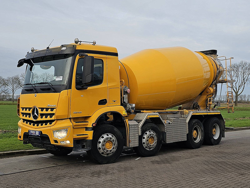 Mercedes-Benz AROCS 3243 - Betonmixer: 2 kép. Mercedes-Benz AROCS 3243 - Betonmixer: 2 kép.