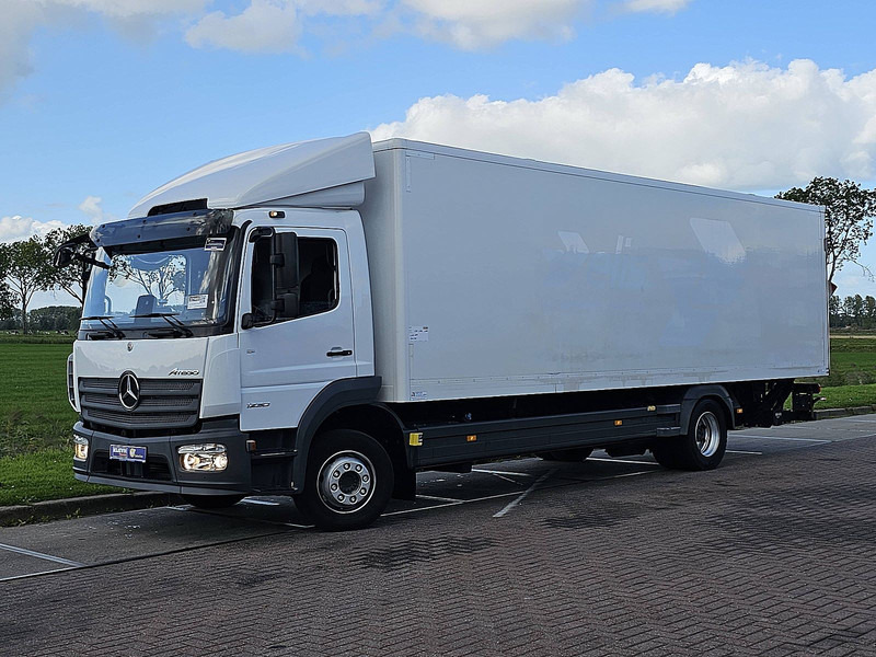 Mercedes-Benz ATEGO 1230 TAILLIFT AIRCO AHK - Dobozos felépítményű teherautó: 2 kép. Mercedes-Benz ATEGO 1230 TAILLIFT AIRCO AHK - Dobozos felépítményű teherautó: 2 kép.