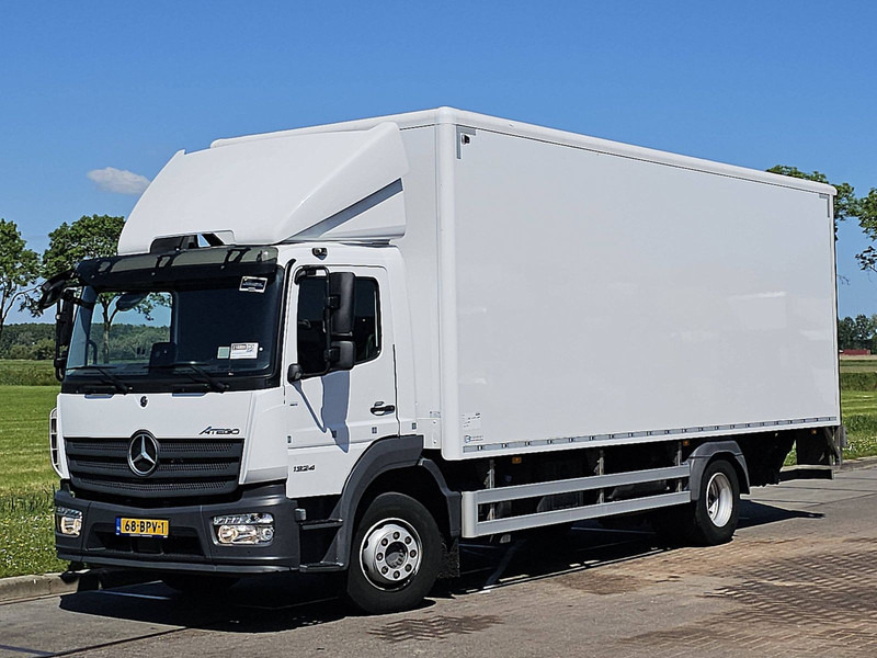 Mercedes-Benz ATEGO 1324 13.5T AIRCO TAILLIFT - Dobozos felépítményű teherautó: 2 kép. Mercedes-Benz ATEGO 1324 13.5T AIRCO TAILLIFT - Dobozos felépítményű teherautó: 2 kép.