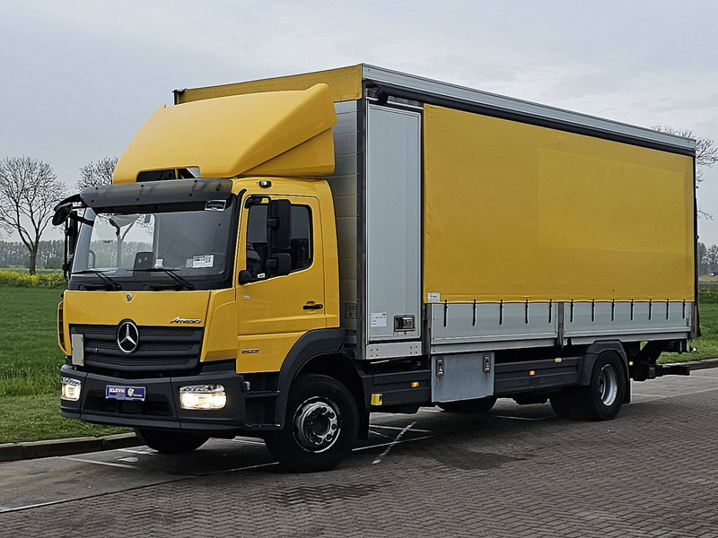 Mercedes-Benz ATEGO 1523 2T LIFT AIRCO - Ponyvás teherautó: 2 kép. Mercedes-Benz ATEGO 1523 2T LIFT AIRCO - Ponyvás teherautó: 2 kép.