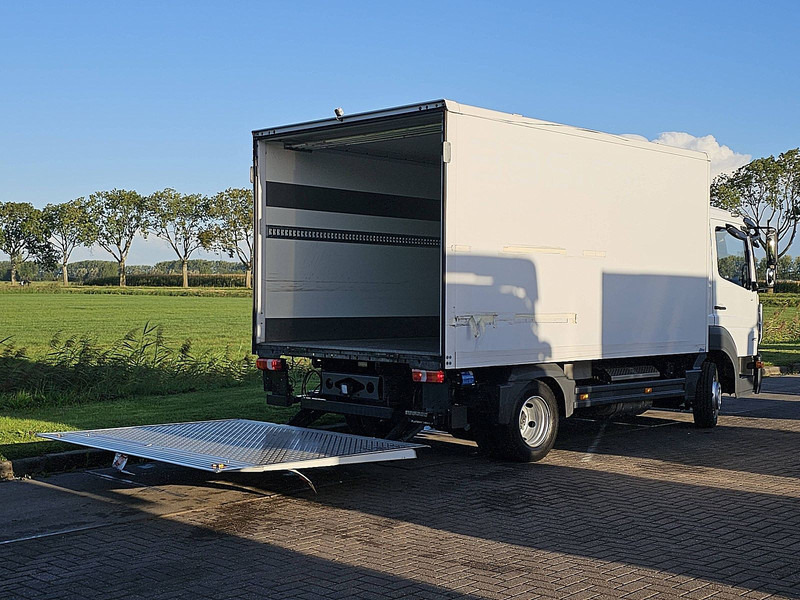 Mercedes-Benz ATEGO 816 WB 332 AIRCO LIFT - Dobozos felépítményű teherautó: 3 kép. Mercedes-Benz ATEGO 816 WB 332 AIRCO LIFT - Dobozos felépítményű teherautó: 3 kép.