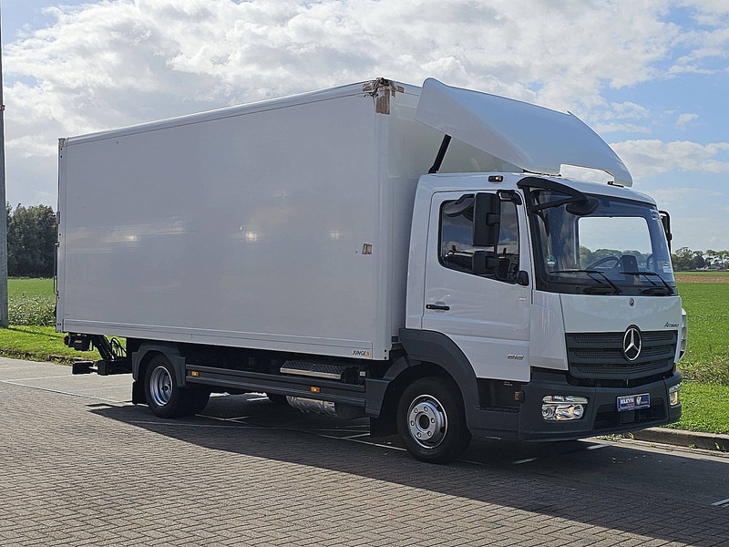 Mercedes-Benz ATEGO 818 TAILLIFT AIRCO - Dobozos felépítményű teherautó: 5 kép. Mercedes-Benz ATEGO 818 TAILLIFT AIRCO - Dobozos felépítményű teherautó: 5 kép.