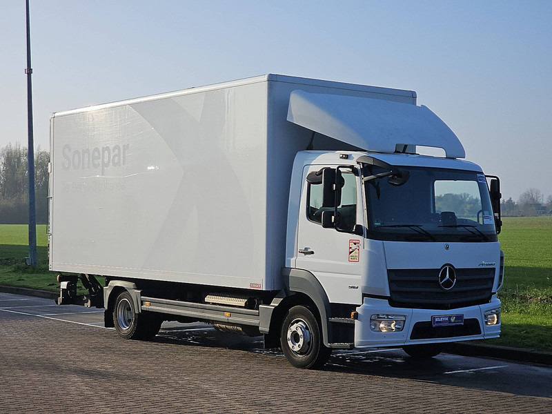 Mercedes-Benz ATEGO 918 - Dobozos felépítményű teherautó: 5 kép. Mercedes-Benz ATEGO 918 - Dobozos felépítményű teherautó: 5 kép.