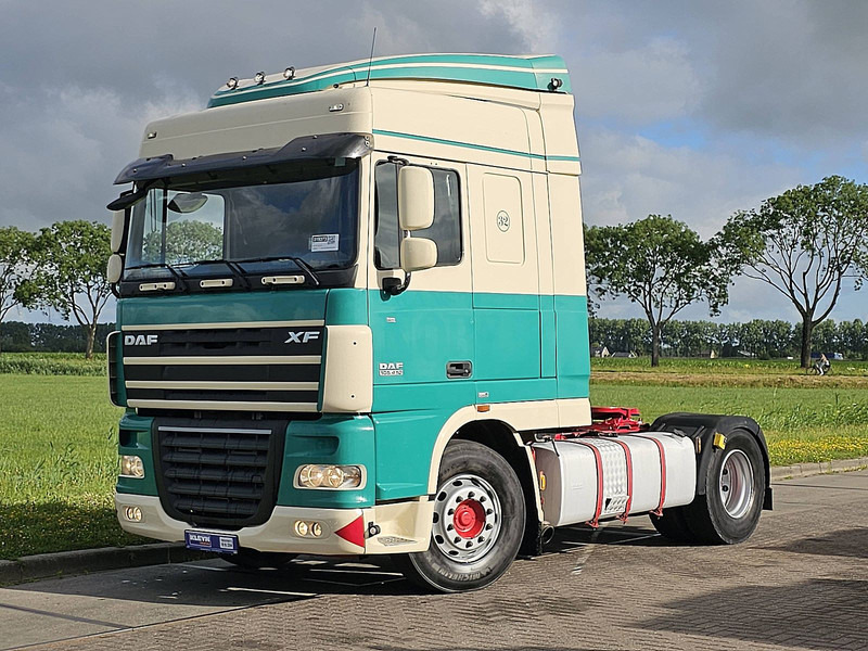 DAF XF 105.410 - Nyergesvontató: 2 kép. DAF XF 105.410 - Nyergesvontató: 2 kép.