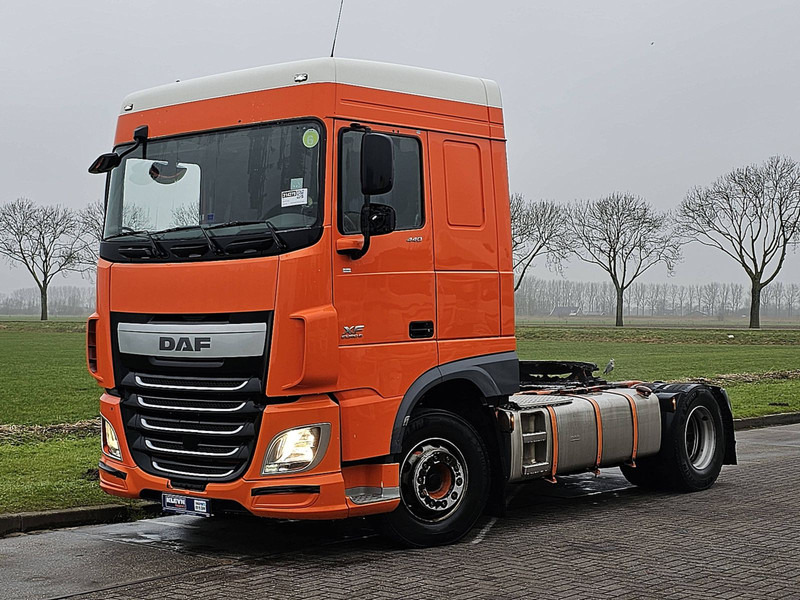 DAF XF 440 - Nyergesvontató: 2 kép. DAF XF 440 - Nyergesvontató: 2 kép.